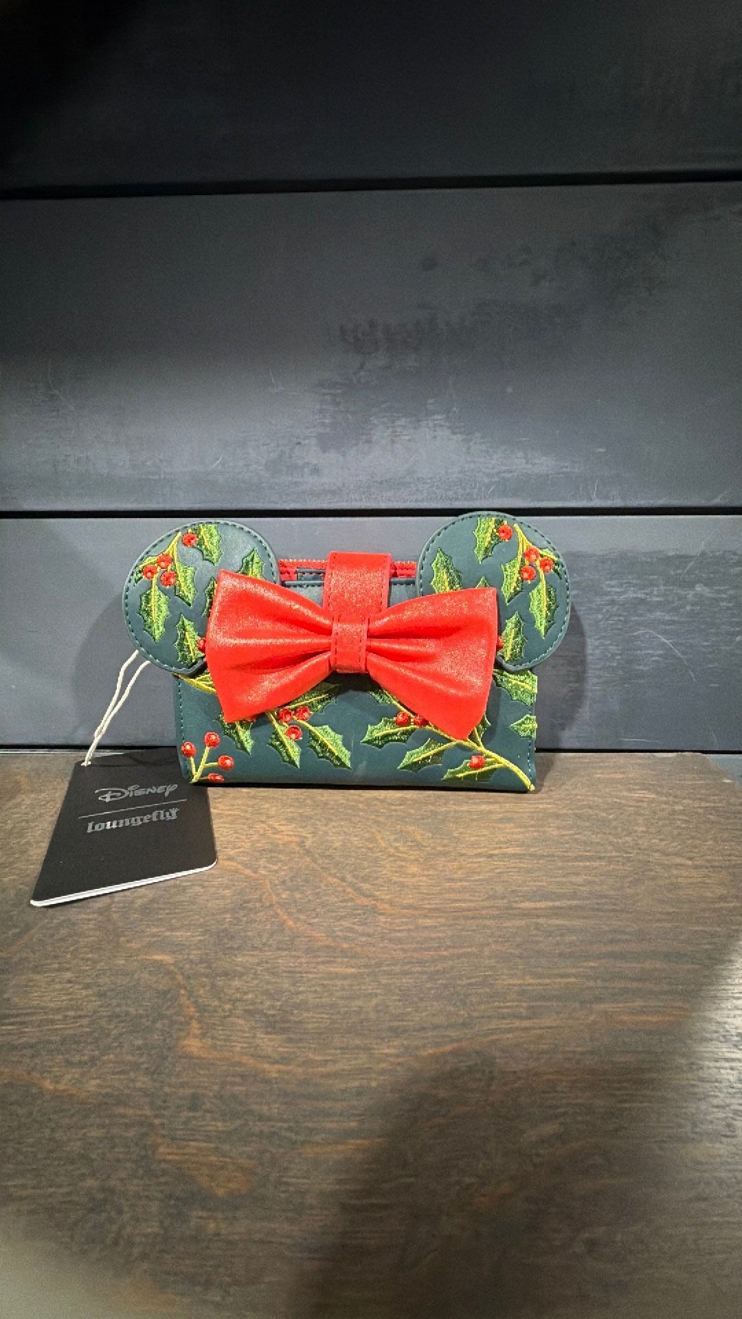 Minnie Mouse holly wallet NWT