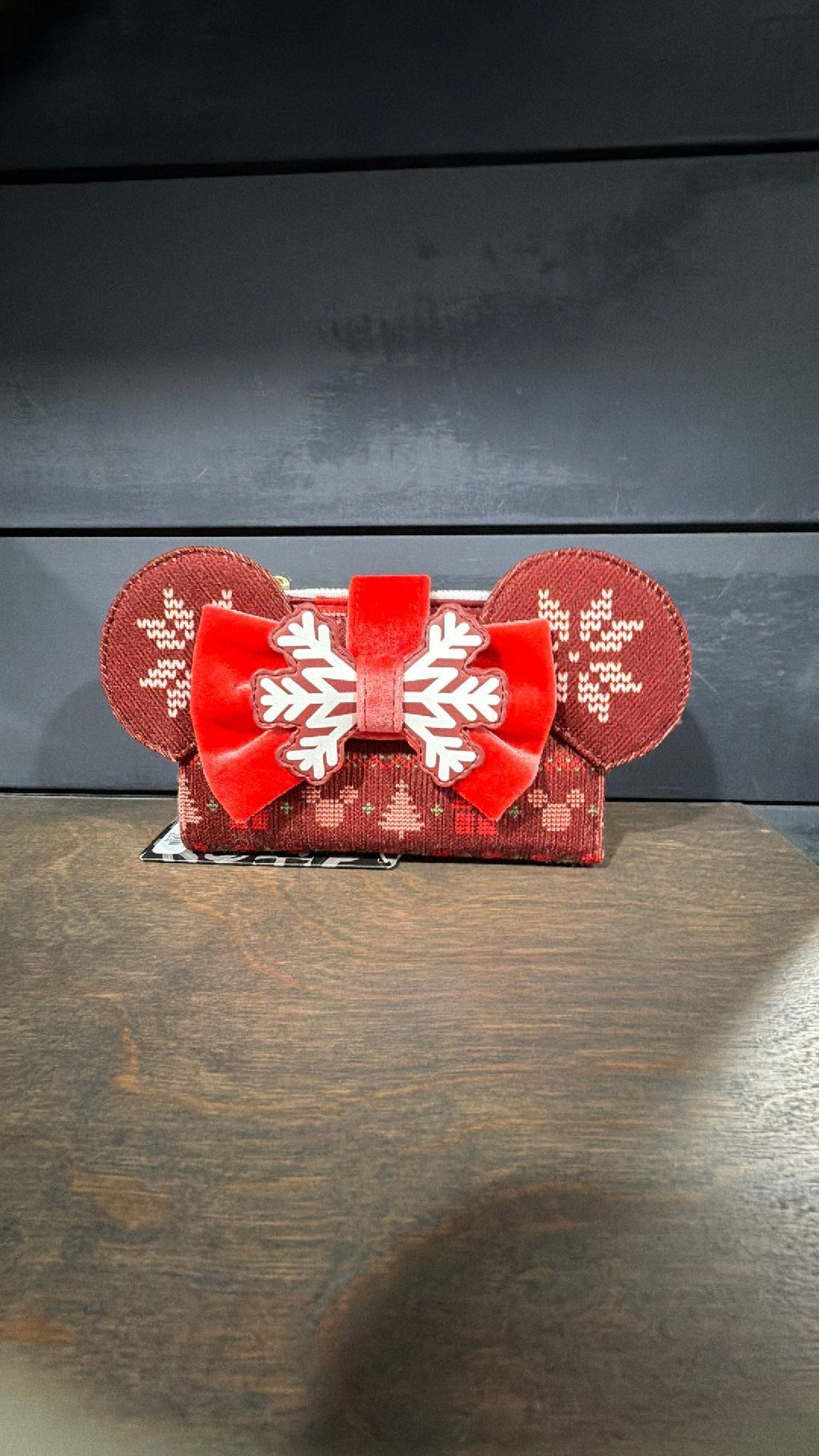 Minnie wallet NWT