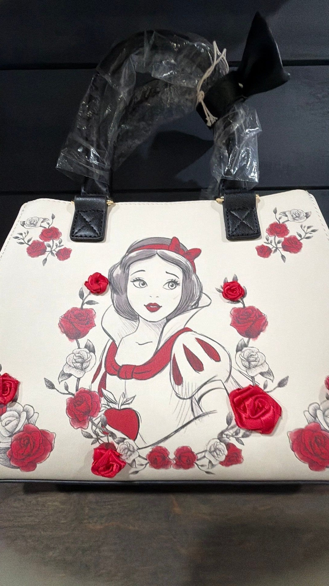 Snow White tote NWT