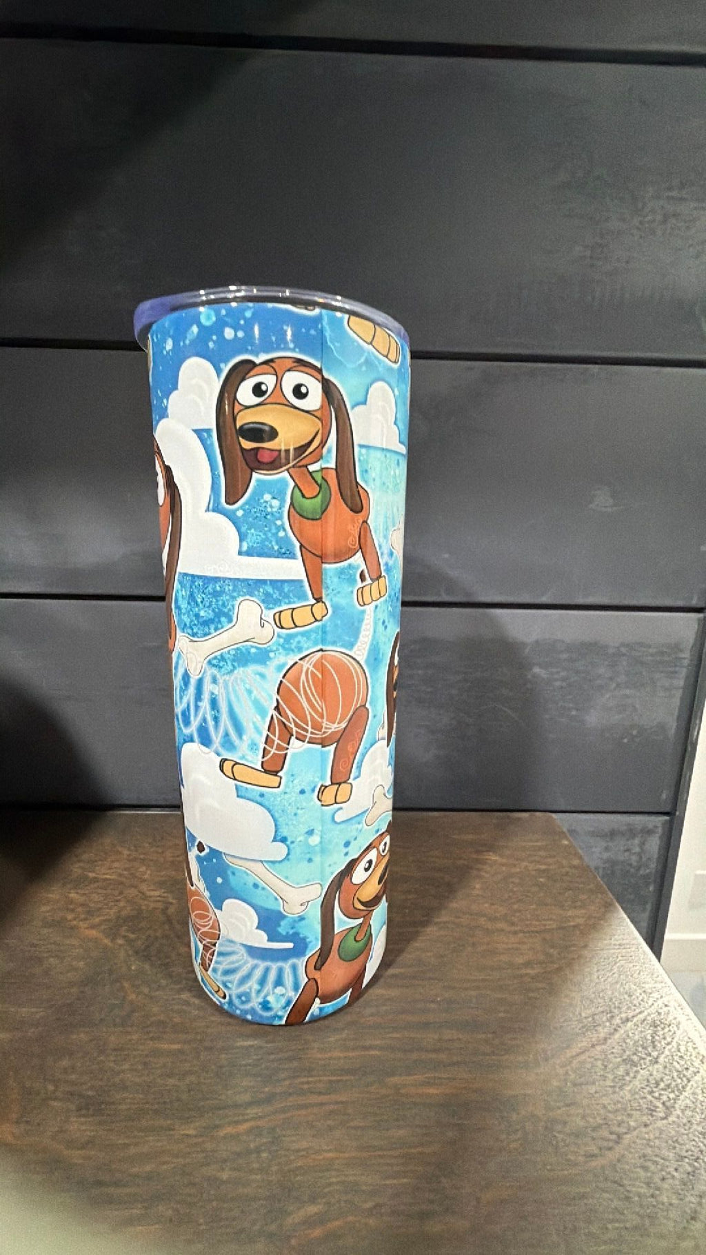 Slinky dog tumbler