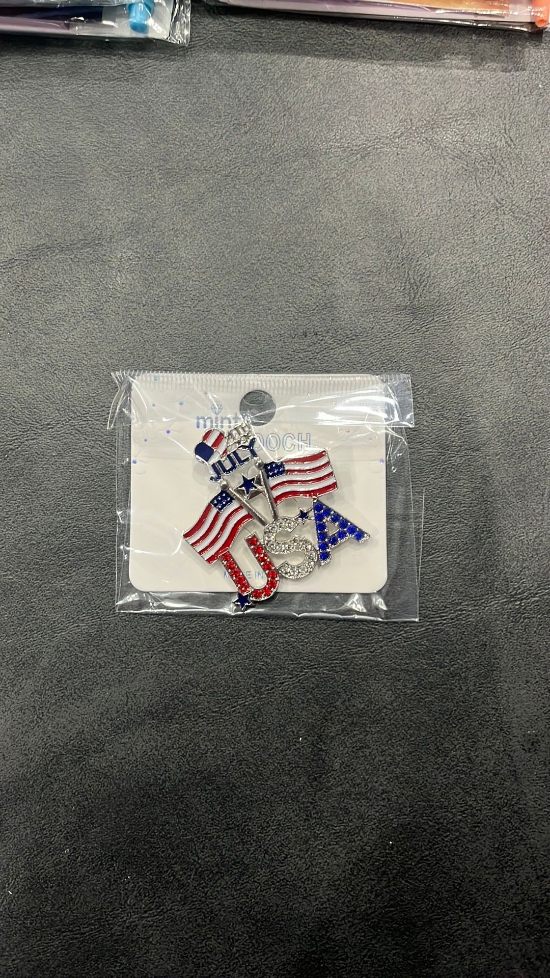 USA brooch NWOT