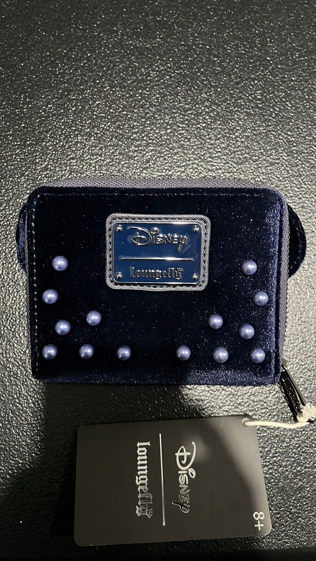 Sponsor the family a wallet