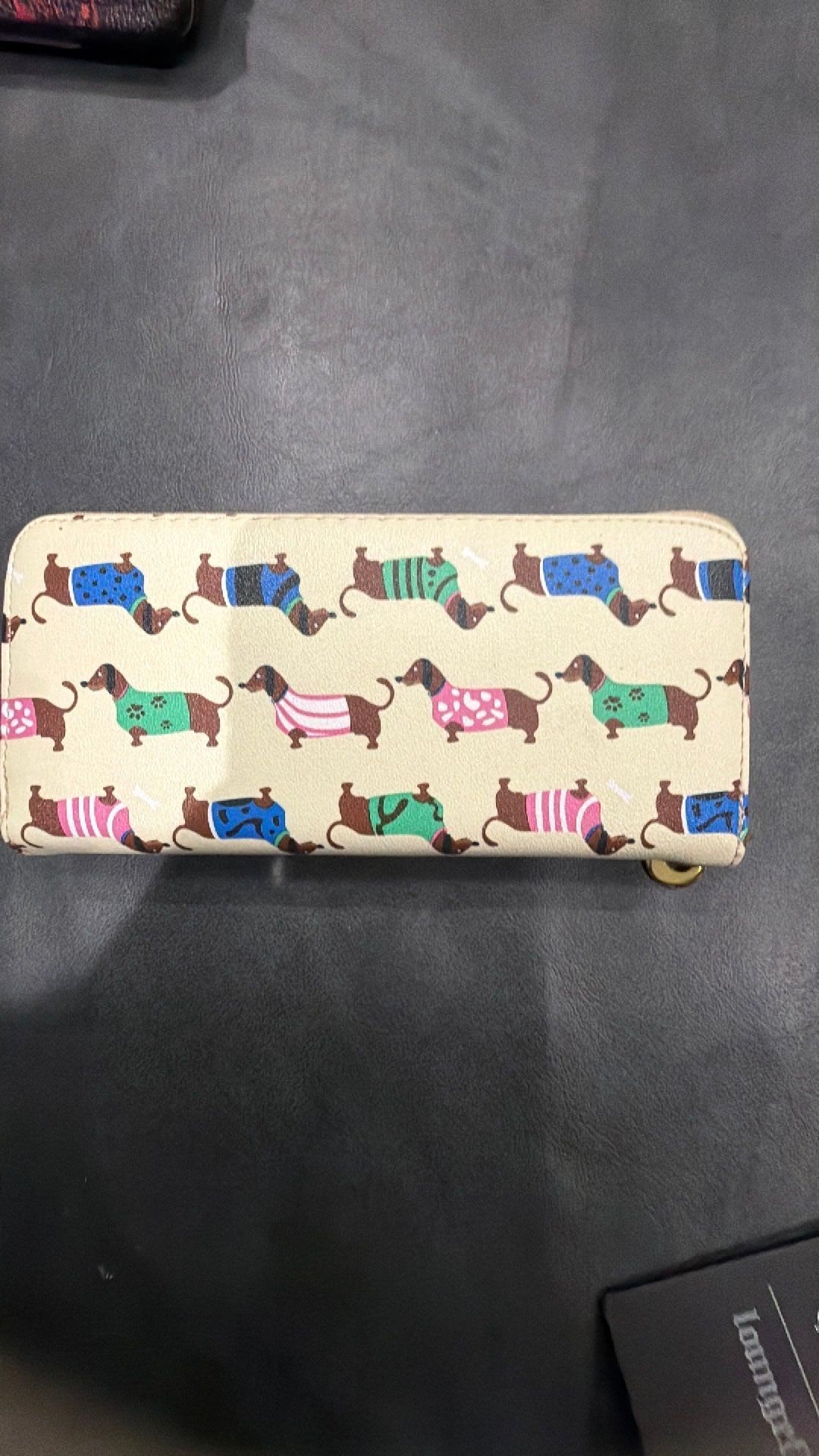 Doxie wallet NWOT