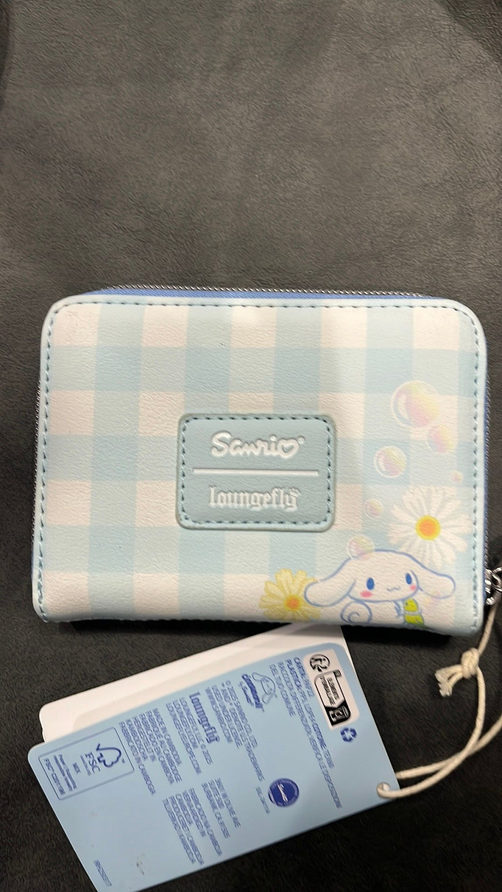 Cinnamon roll wallet NWT