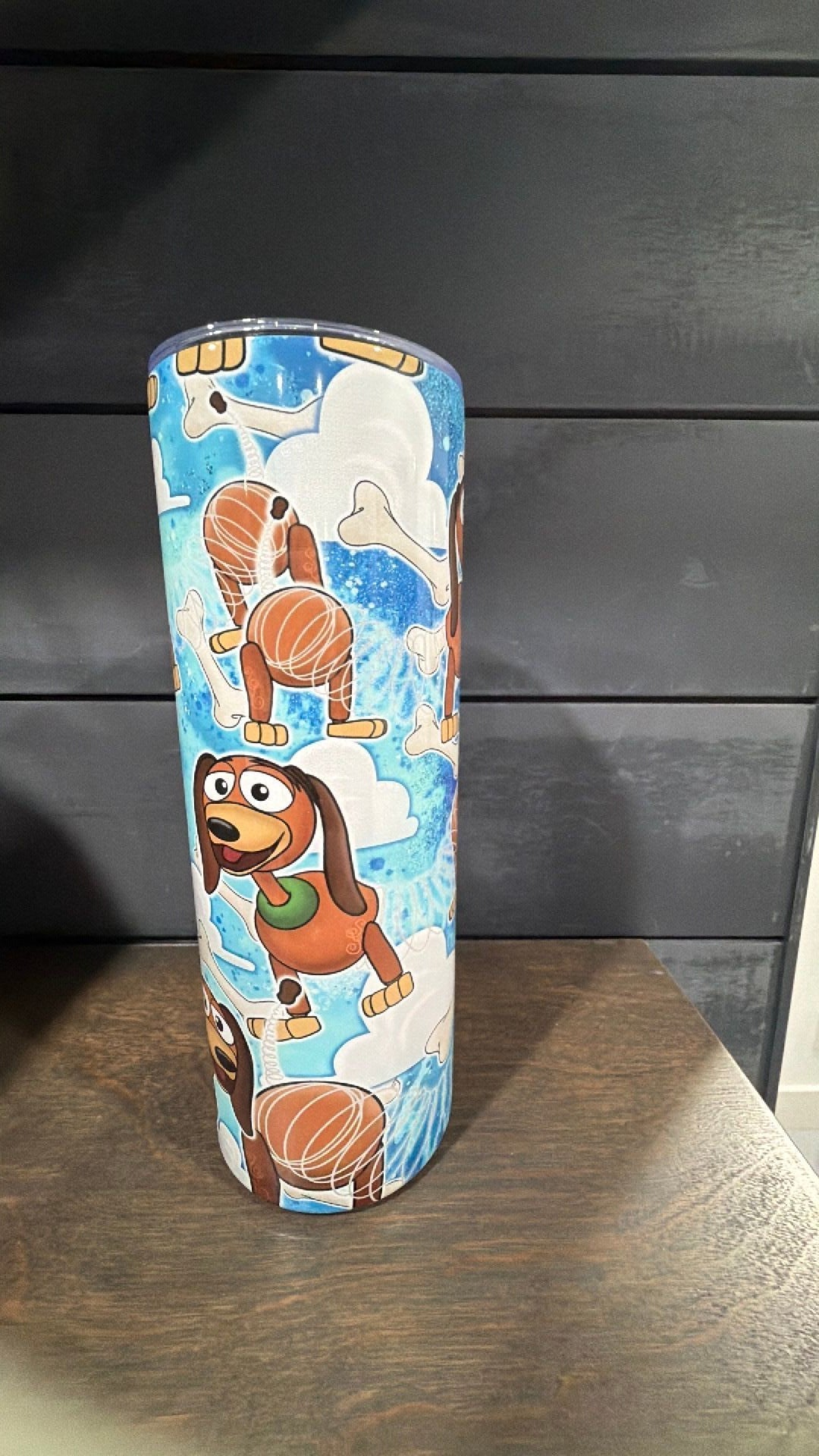 Slinky dog tumbler