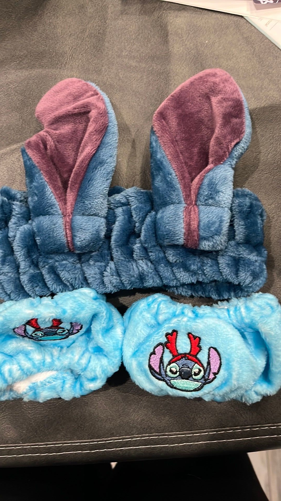 Stitch spa band and wrist bands NWOT