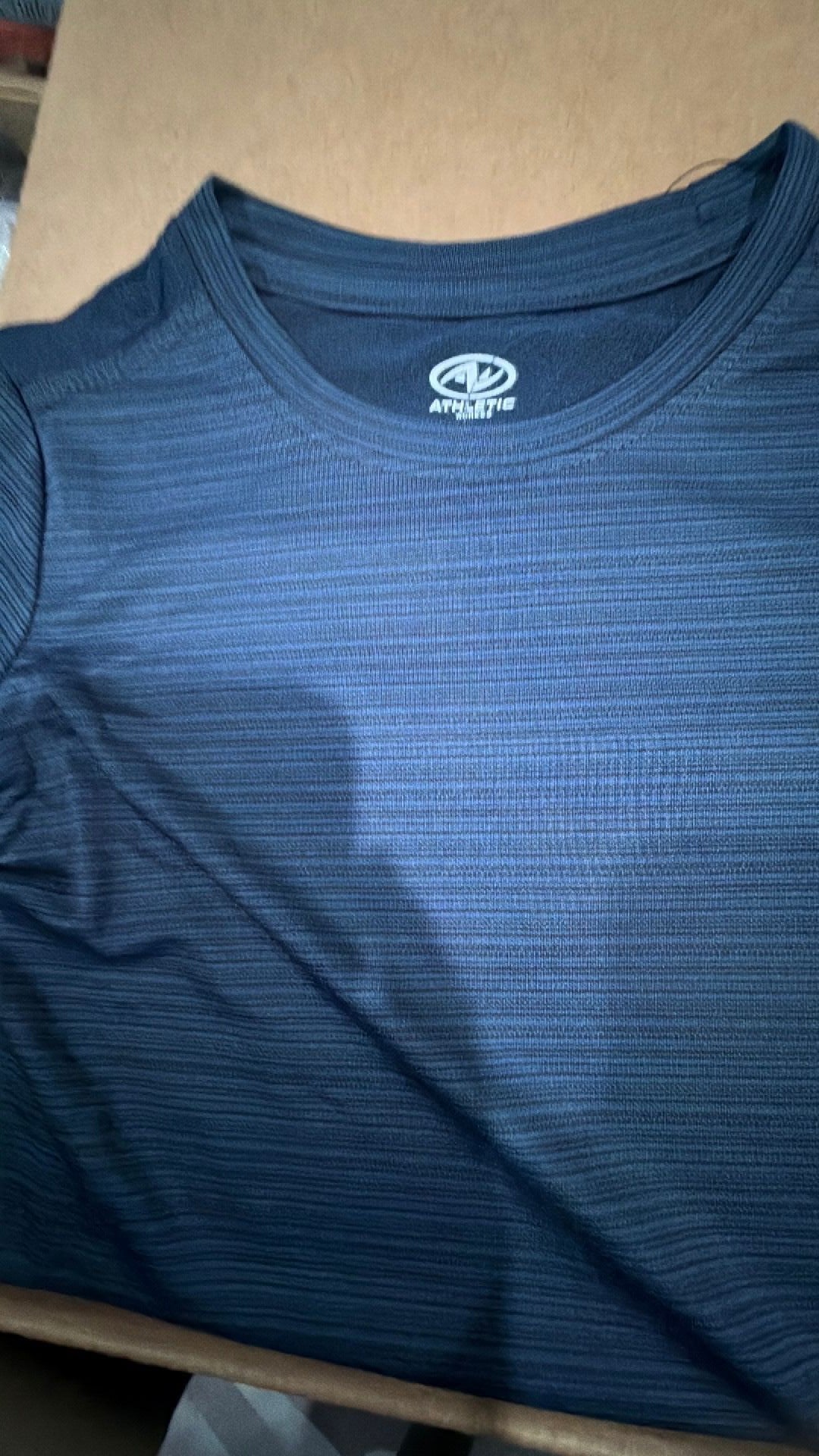 Boys athletic tee size 6/7 NWOT