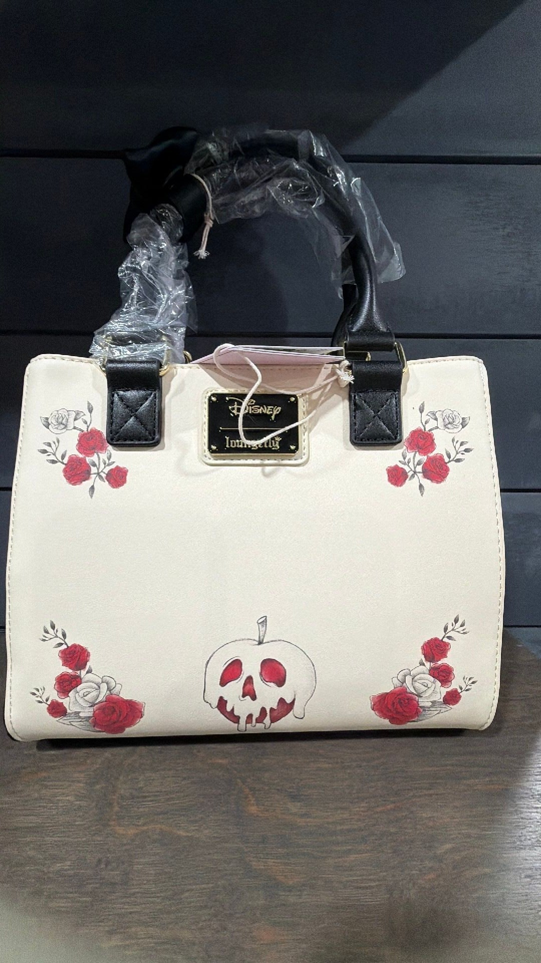 Snow White tote NWT