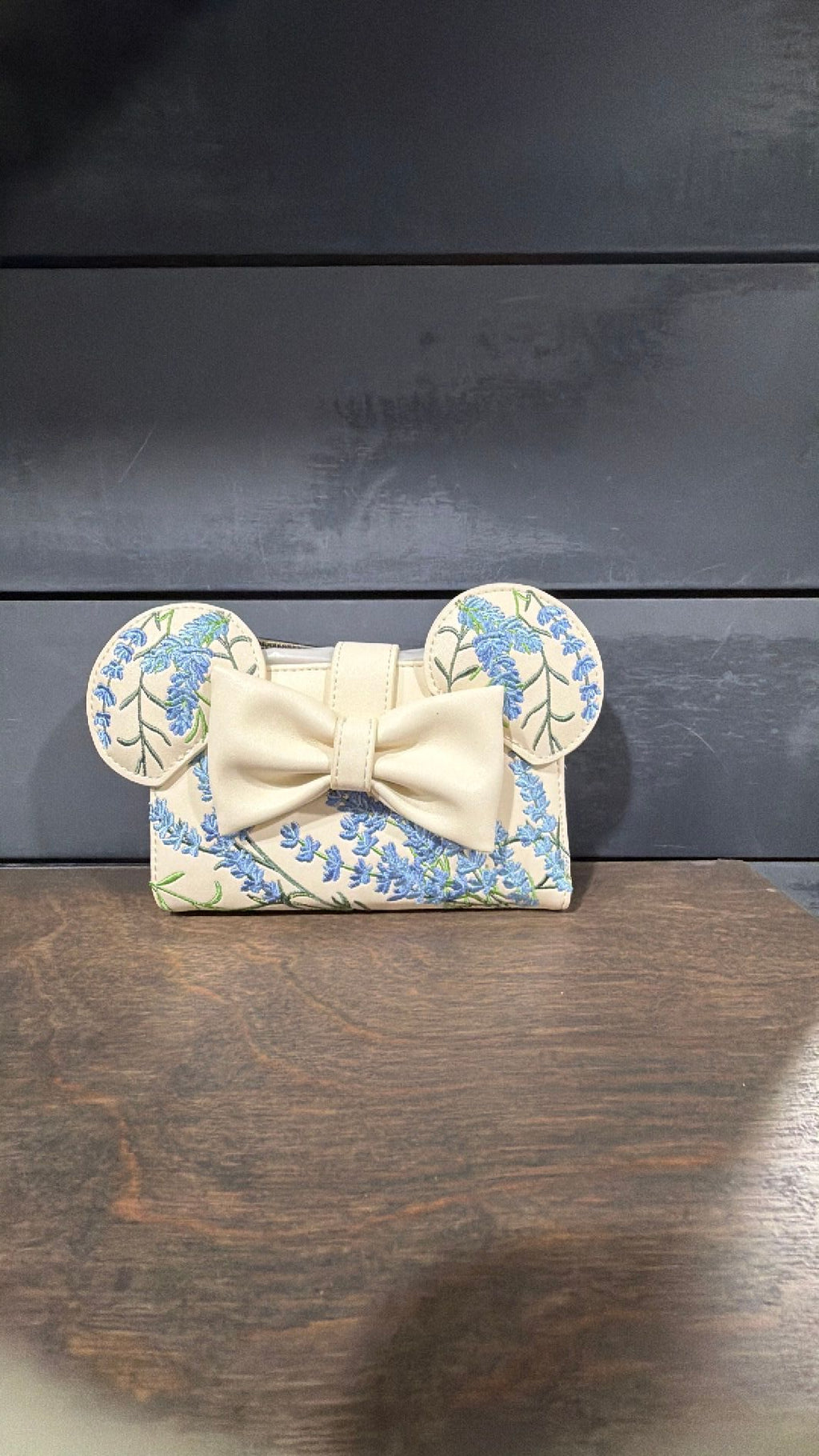 Minnie Mouse wallet NWT