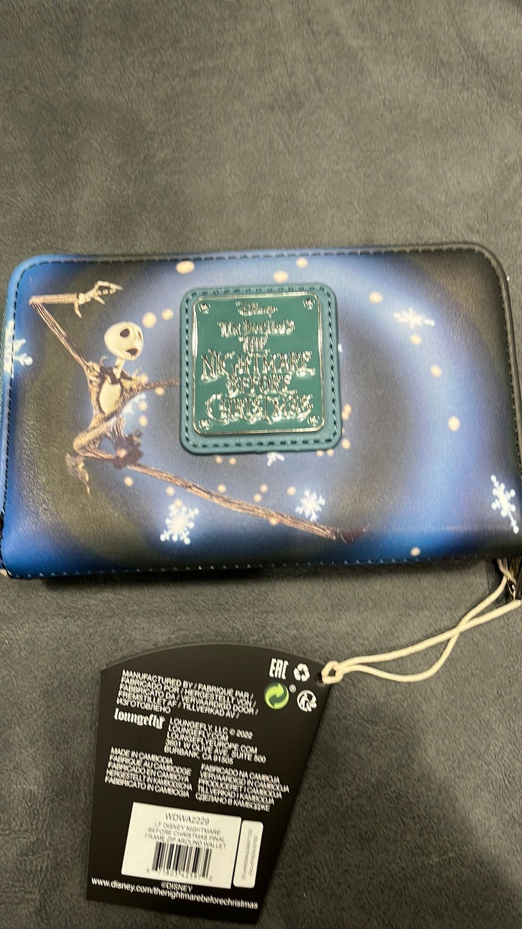 Loungefly Disney NWT  Nightmare Before Christmas End Wallet EAN: 671803425972