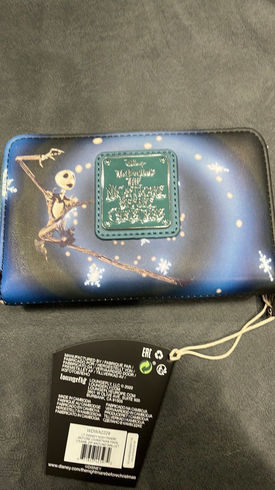 Loungefly Disney NWT  Nightmare Before Christmas End Wallet EAN: 671803425972
