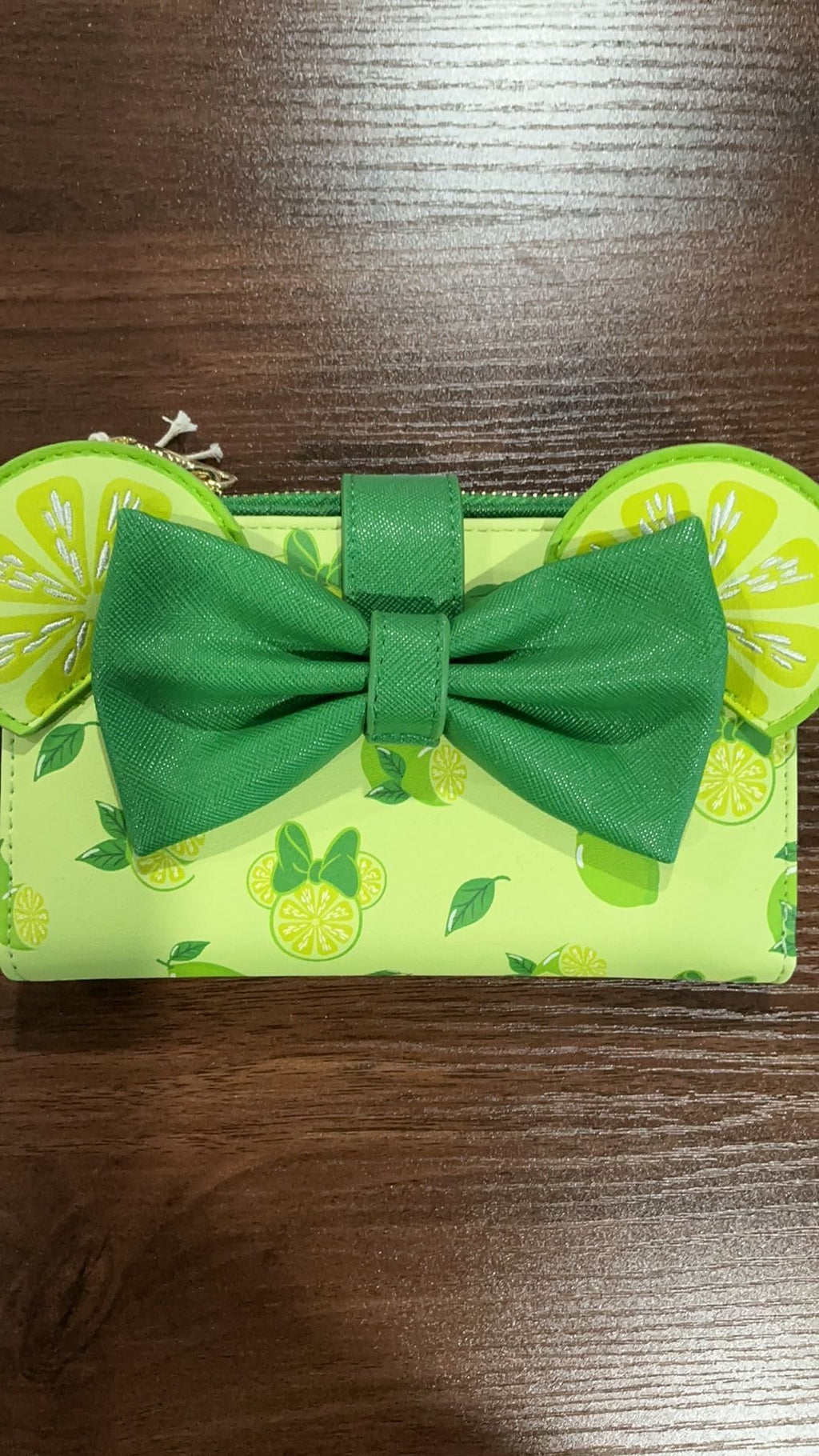 Key lime Minnie wallet NWT