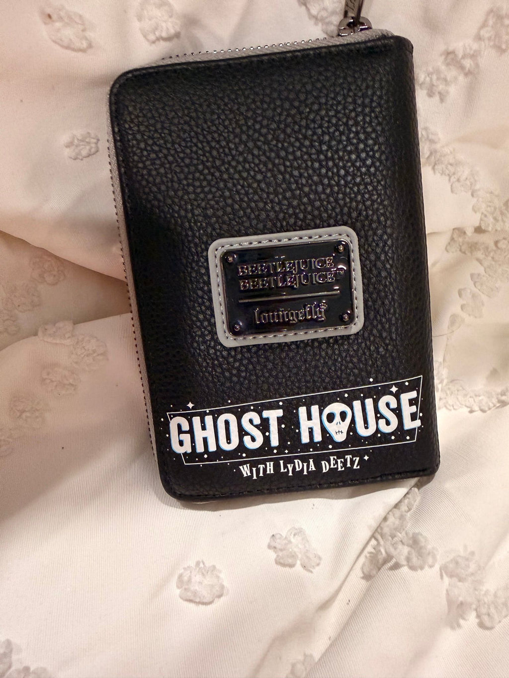 Beetlejuice “Ghost House with Lydia Deetz” Loungefly Wallet NWT