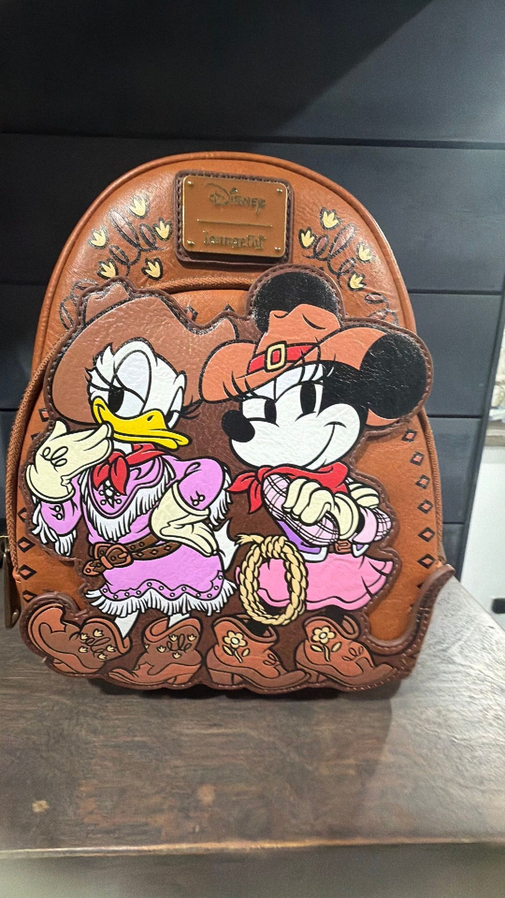 Daisy and Minnie backpack NWT