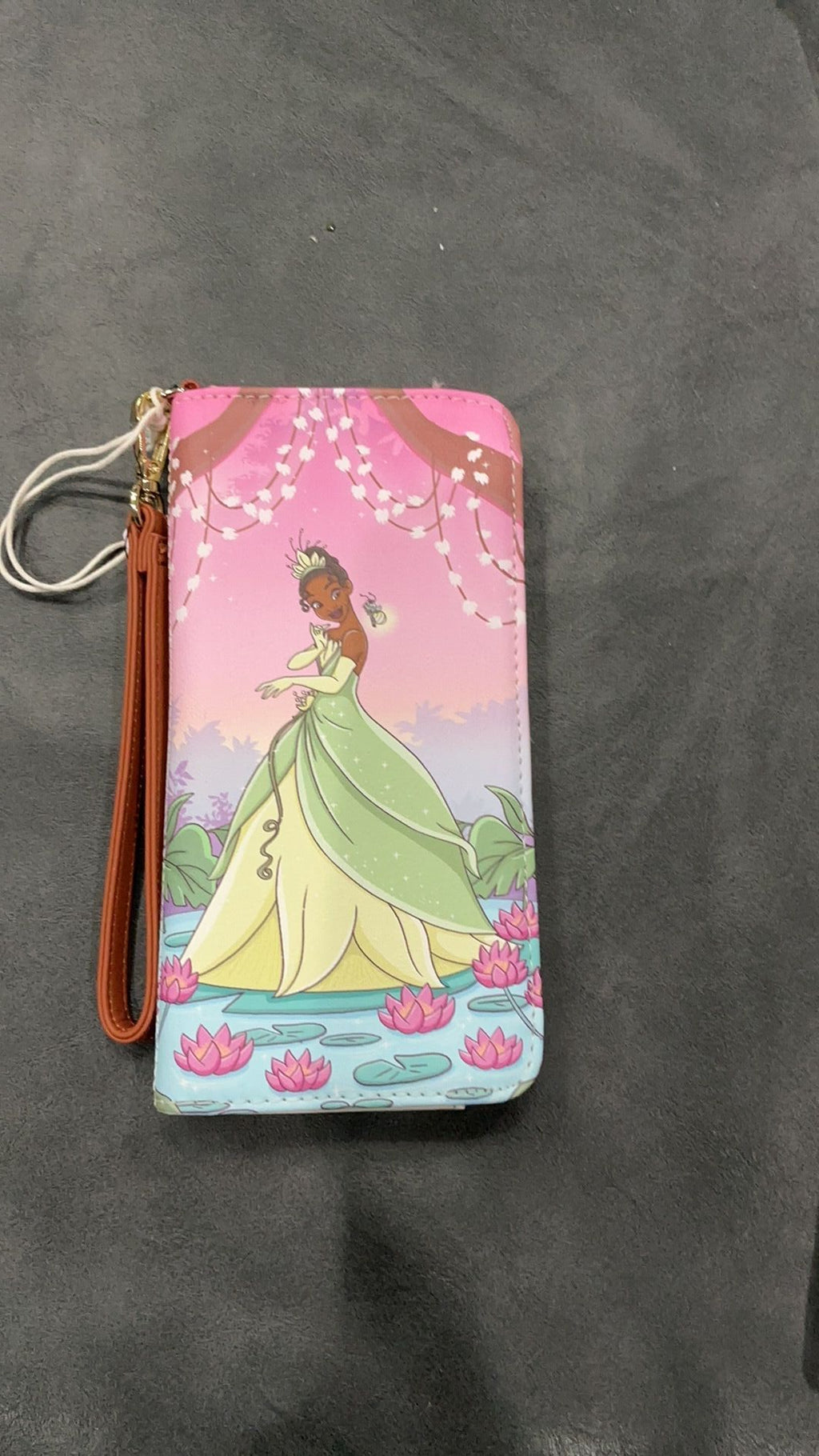 Tiana wristlet NWT