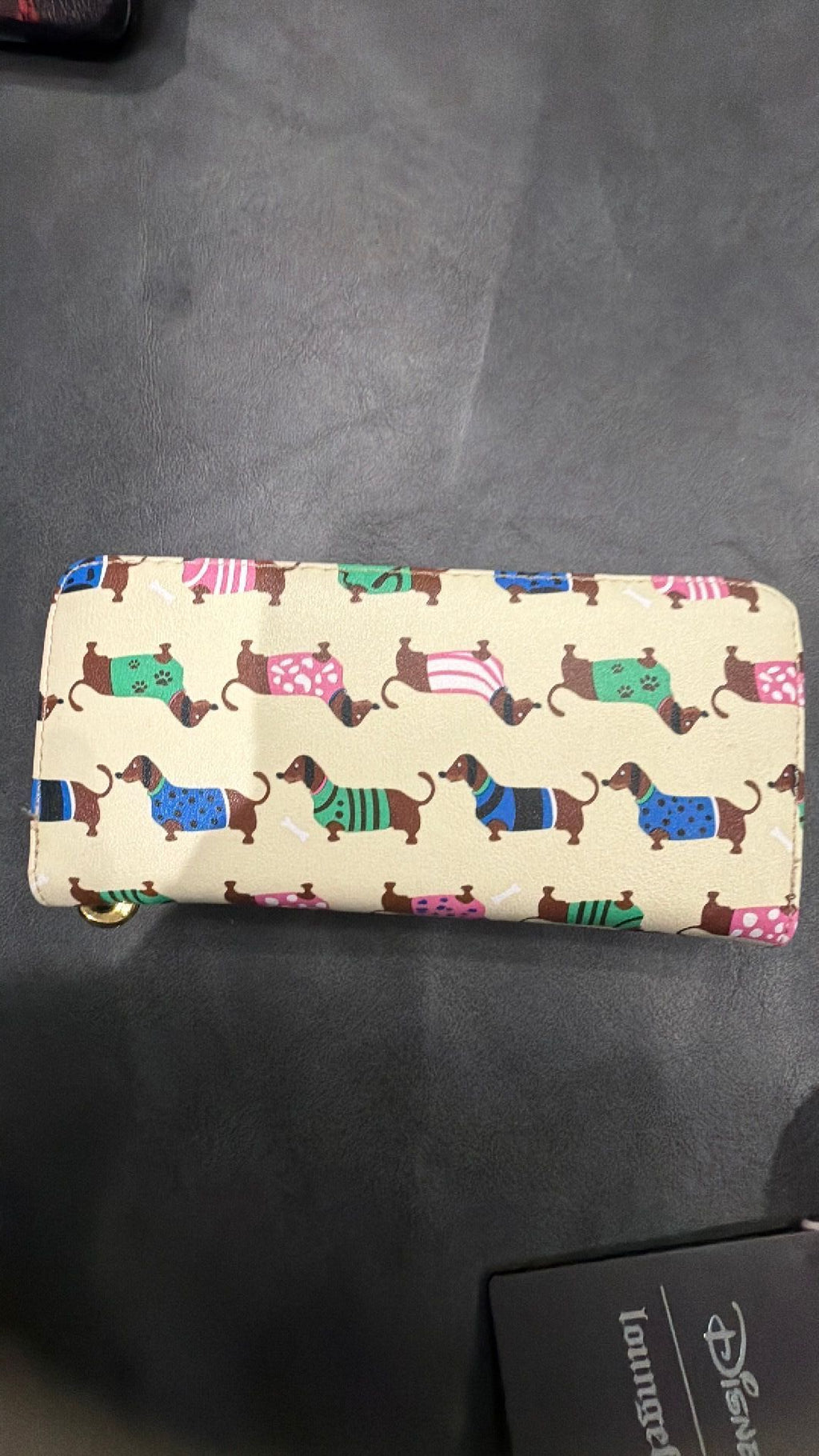 Doxie wallet NWOT